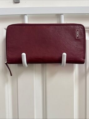 Tumi Zip-Around Leather Travel Wallet in Burgundy